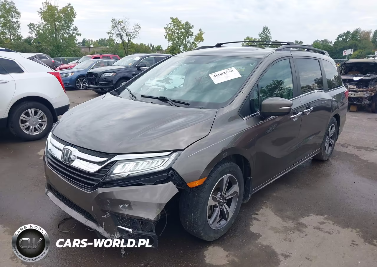 2018 Honda Odyssey Touring VIN:5FNRL6H85JB020372 - 2