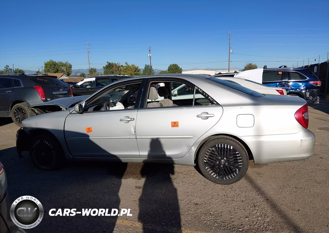 2004 Toyota Camry Le VIN:4T1BE30KX4U314679 - 14