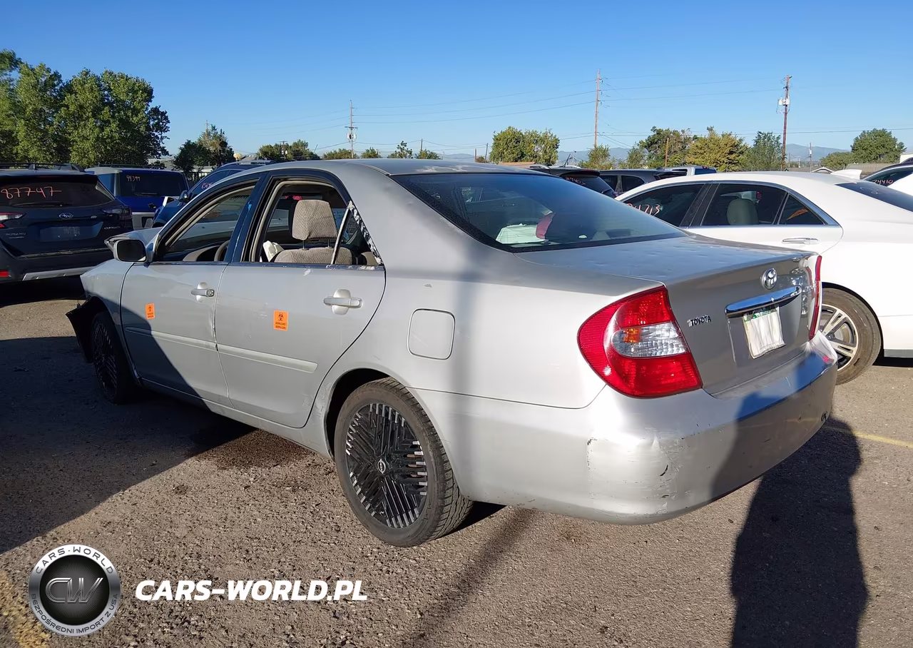 2004 Toyota Camry Le VIN:4T1BE30KX4U314679 - 3
