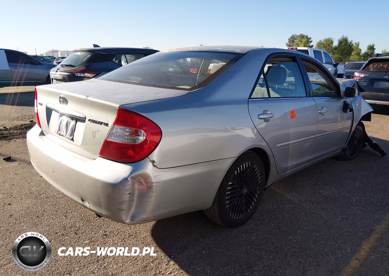 2004 Toyota Camry Le VIN:4T1BE30KX4U314679 - 4
