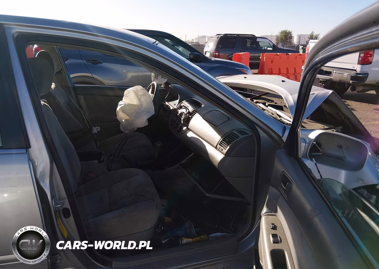 2004 Toyota Camry Le VIN:4T1BE30KX4U314679 - 5