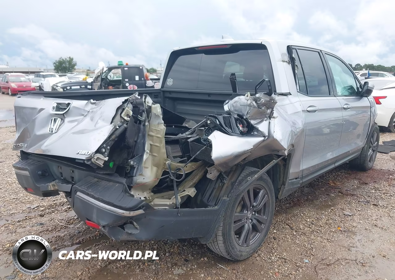 2019 Honda Ridgeline Sport VIN:5FPYK3F1XKB038443 - 4