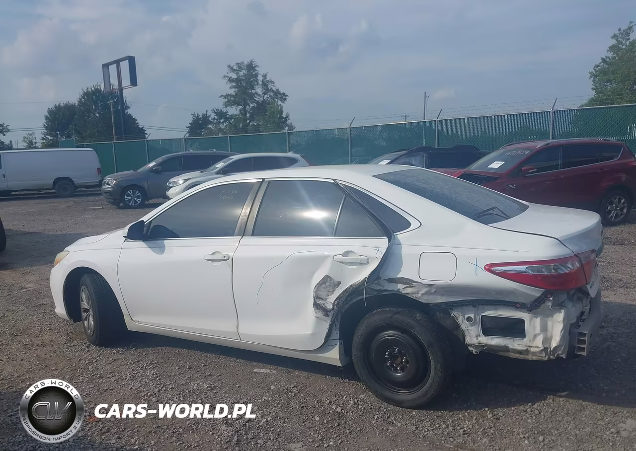 2015 Toyota Camry Le VIN:4T1BF1FKXFU925517 - 15