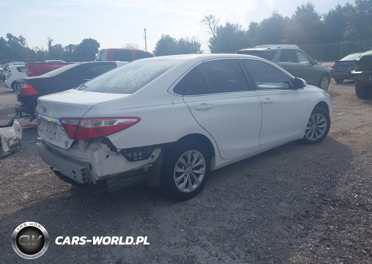 2015 Toyota Camry Le VIN:4T1BF1FKXFU925517 - 4