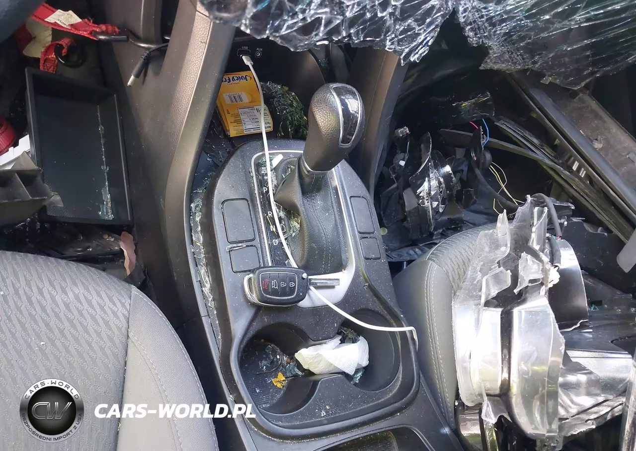 2018 Hyundai Santa Fe Se VIN:KM8SM4HF3JU271864 - 11