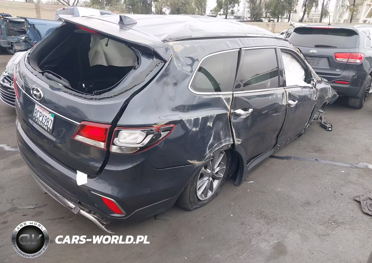 2018 Hyundai Santa Fe Se VIN:KM8SM4HF3JU271864 - 4