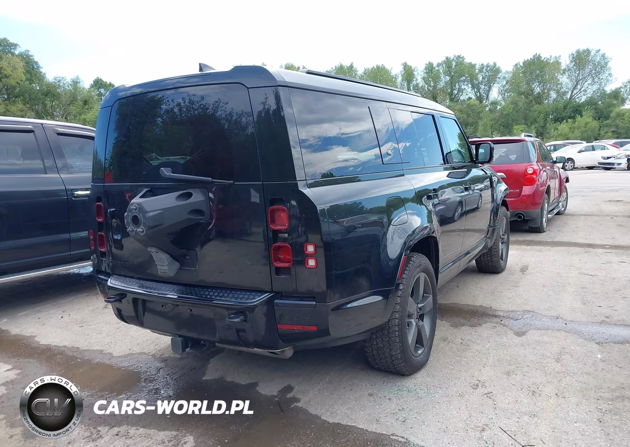 2024 Land Rover Defender 130 P400 X-Dynamic Se VIN:SALE2FEU6R2258824 - 4