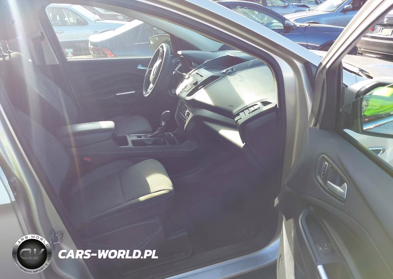 2017 Ford Escape Se VIN:1FMCU0GD0HUC41843 - 5