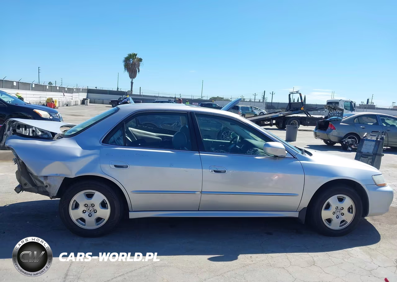 2001 Honda Accord 3.0 Ex VIN:1HGCG16581A030930 - 13