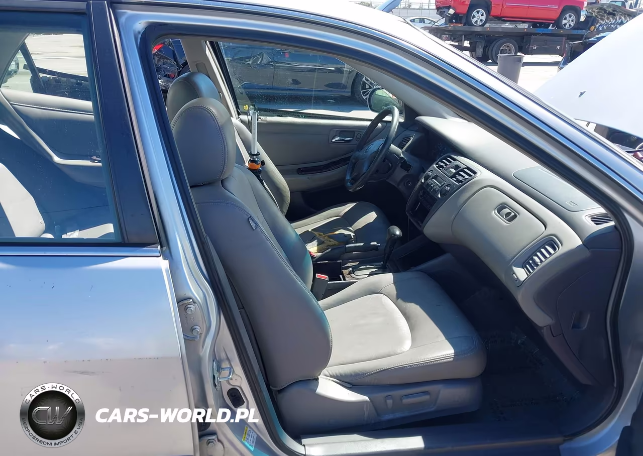 2001 Honda Accord 3.0 Ex VIN:1HGCG16581A030930 - 5