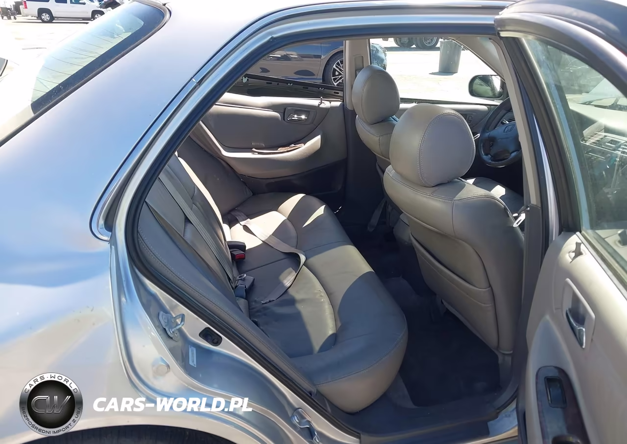 2001 Honda Accord 3.0 Ex VIN:1HGCG16581A030930 - 8