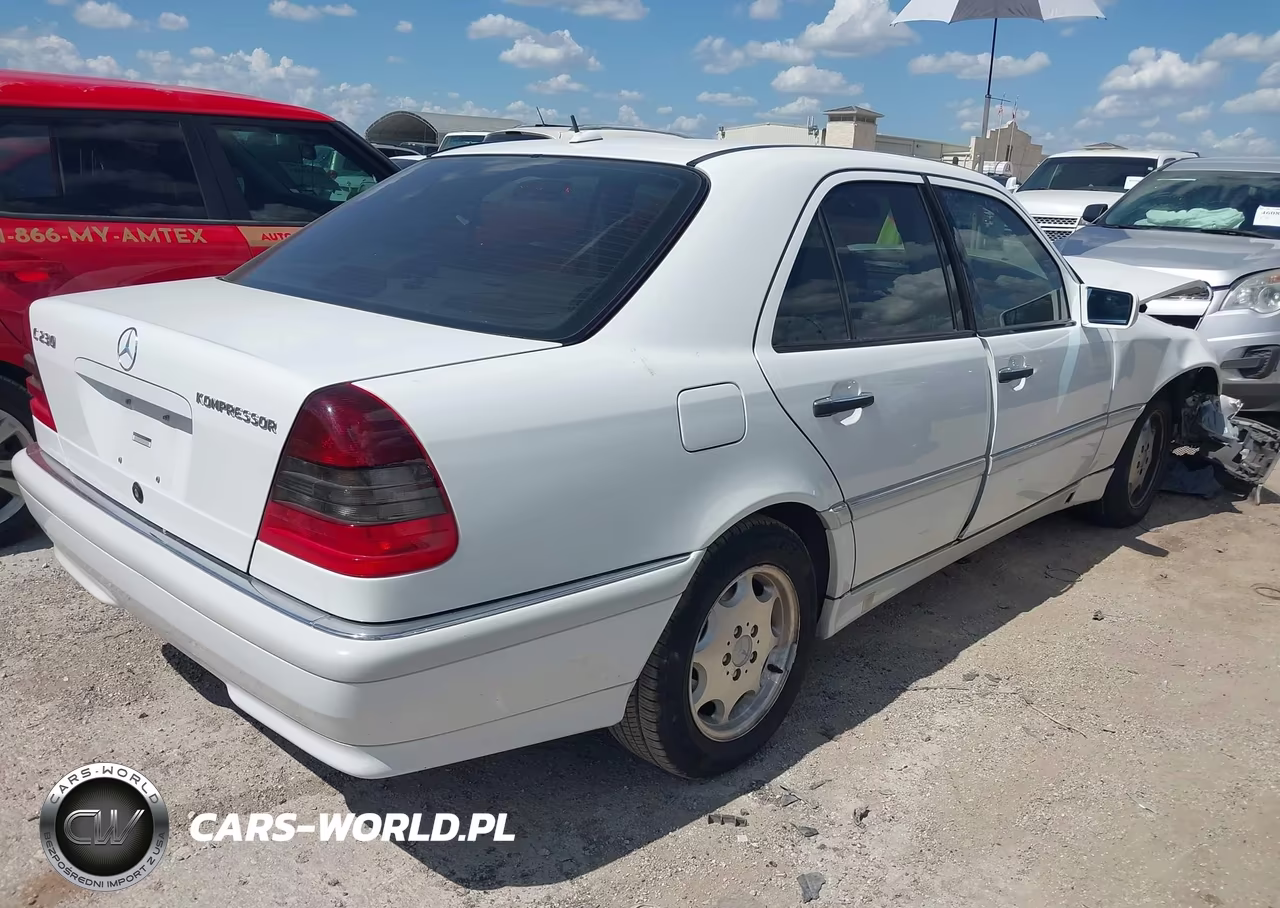 2000 Mercedes-Benz C 230 Kompressor VIN:WDBHA24G3YA822153 - 4