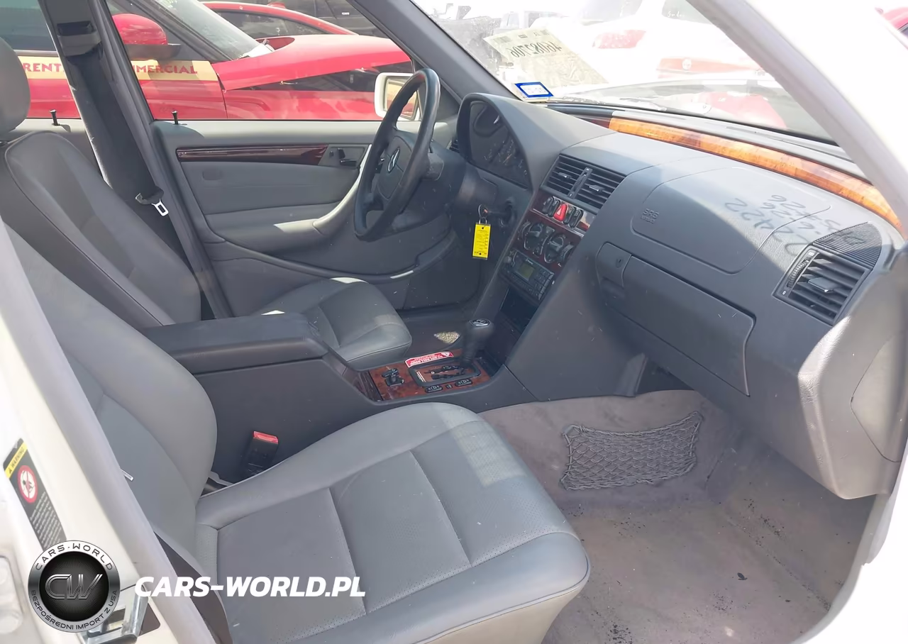2000 Mercedes-Benz C 230 Kompressor VIN:WDBHA24G3YA822153 - 5
