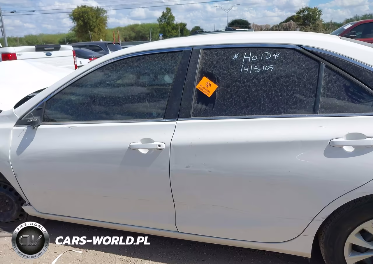 2015 Toyota Camry Le VIN:4T4BF1FK7FR501945 - 15