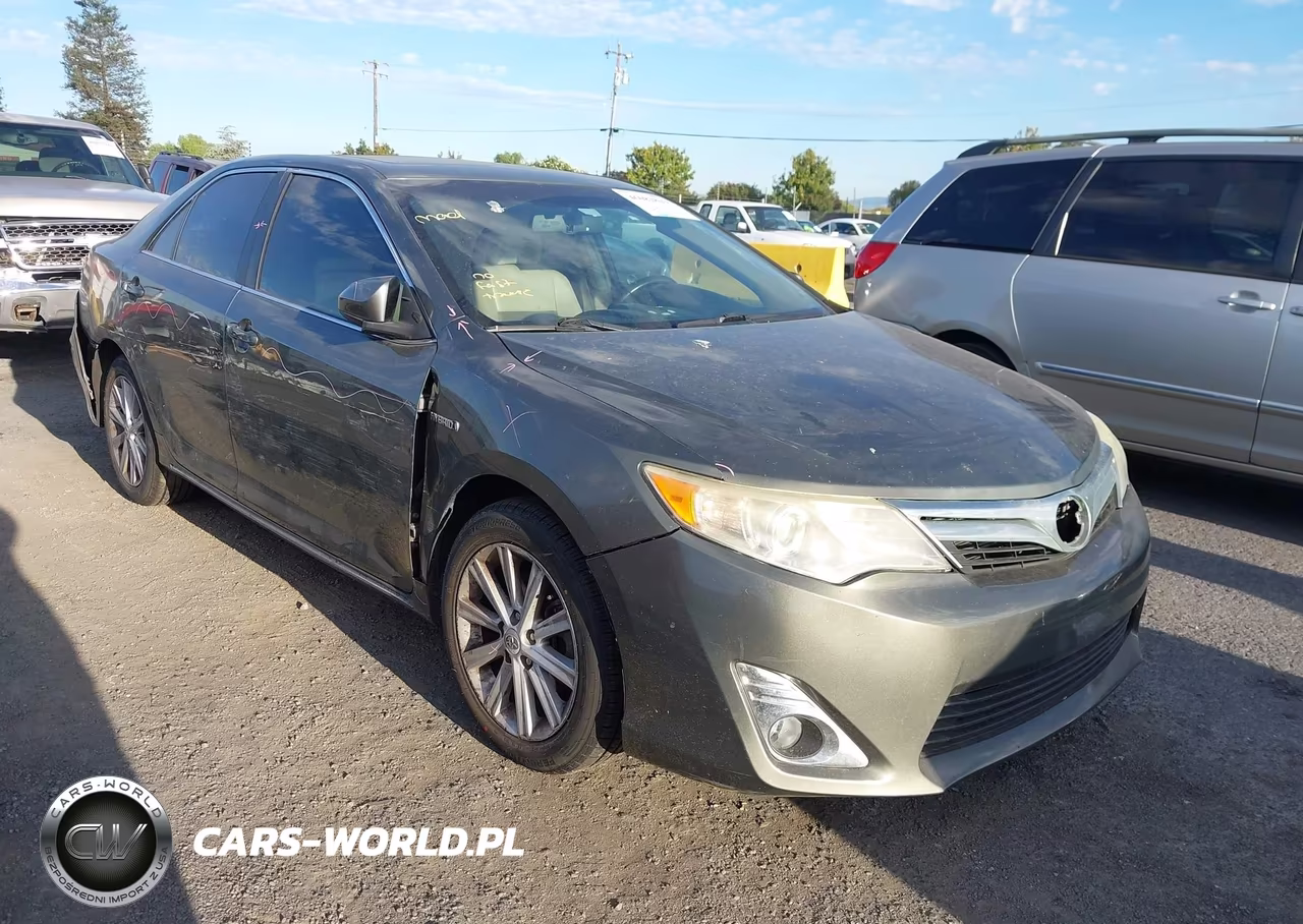 2013 Toyota Camry Hybrid Xle
