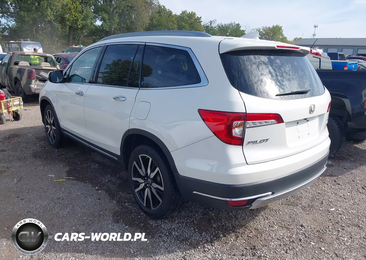 2019 Honda Pilot Touring VIN:5FNYF6H64KB055830 - 3