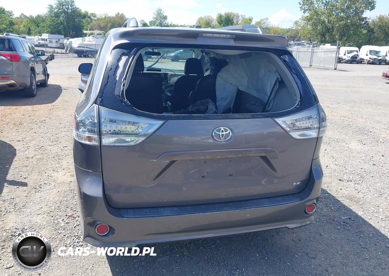 2011 Toyota Sienna Se VIN:5TDXK3DC9BS135105 - 17