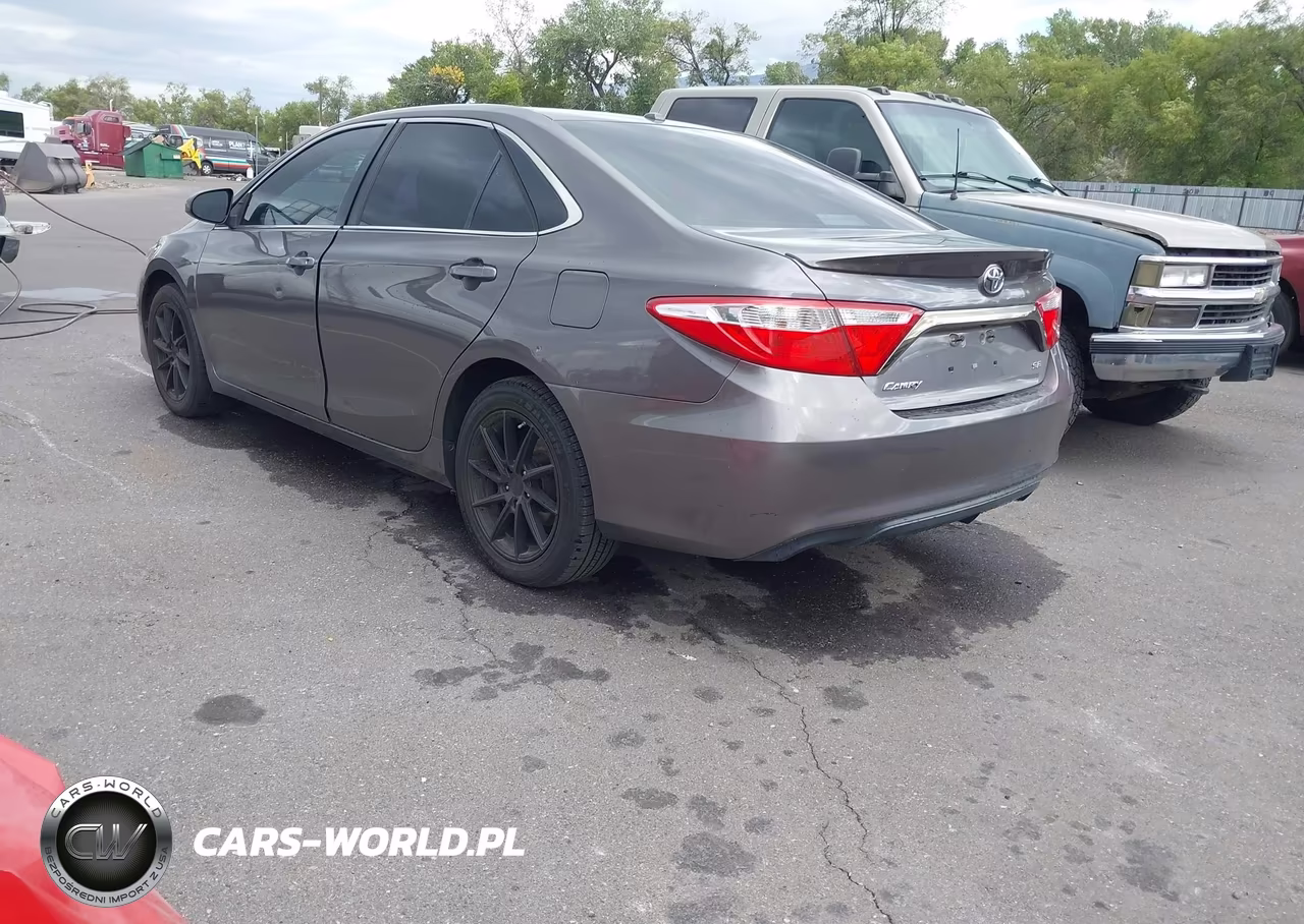 2015 Toyota Camry Se VIN:4T1BF1FK0FU033597 - 3