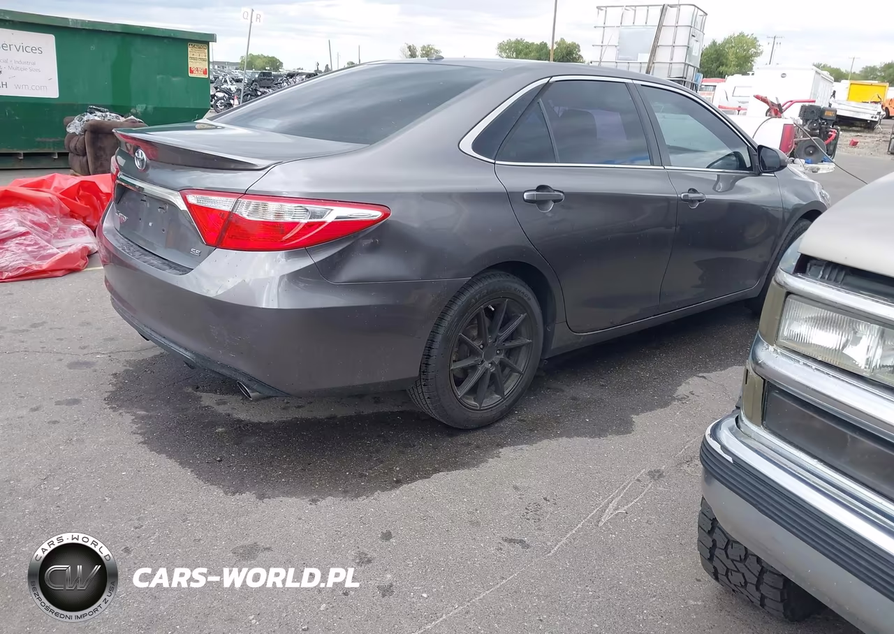 2015 Toyota Camry Se VIN:4T1BF1FK0FU033597 - 4