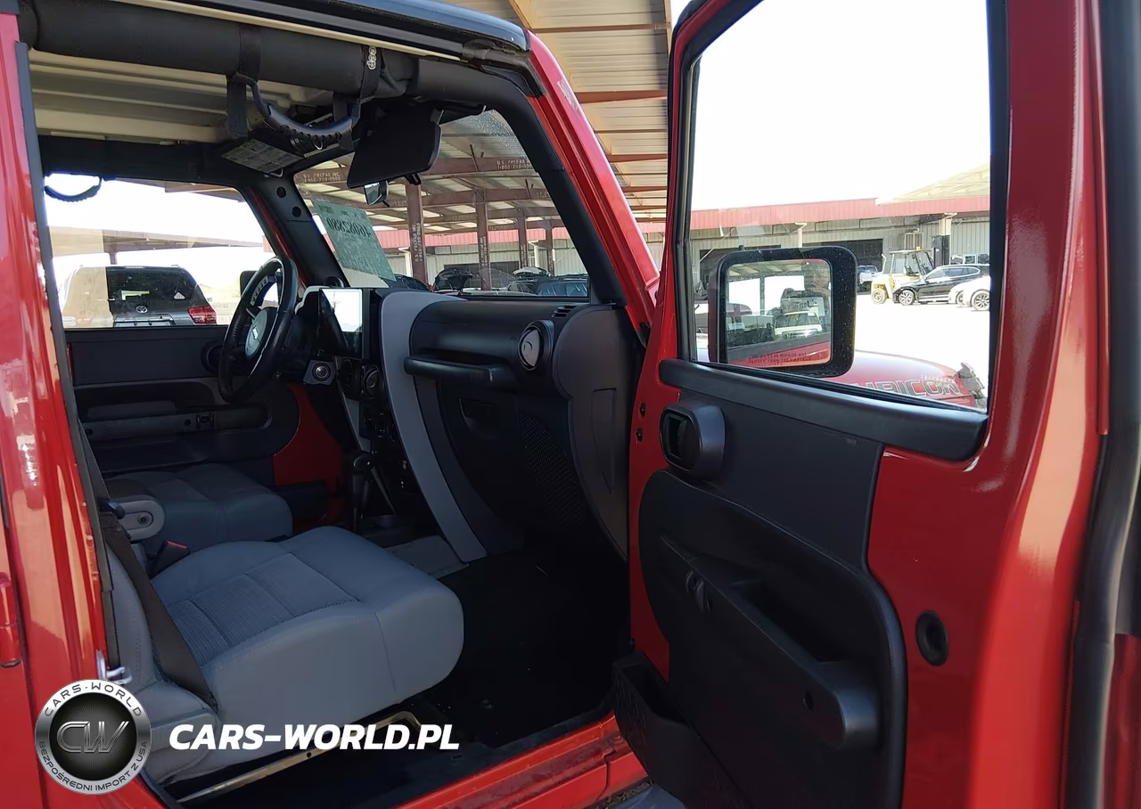 2009 Jeep Wrangler Unlimited Rubicon VIN:1J4GA691X9L757701 - 5