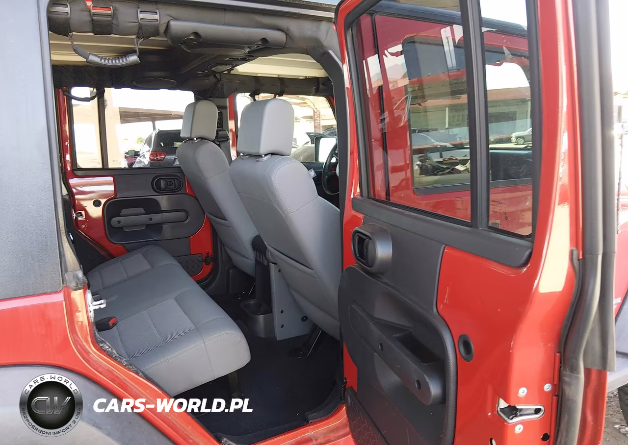 2009 Jeep Wrangler Unlimited Rubicon VIN:1J4GA691X9L757701 - 8