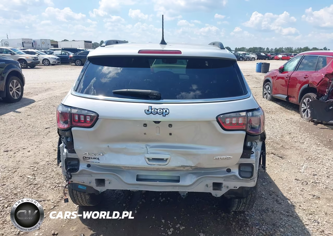 2025 Jeep Compass Latitude 4X4 VIN:3C4NJDBN9ST568062 - 17