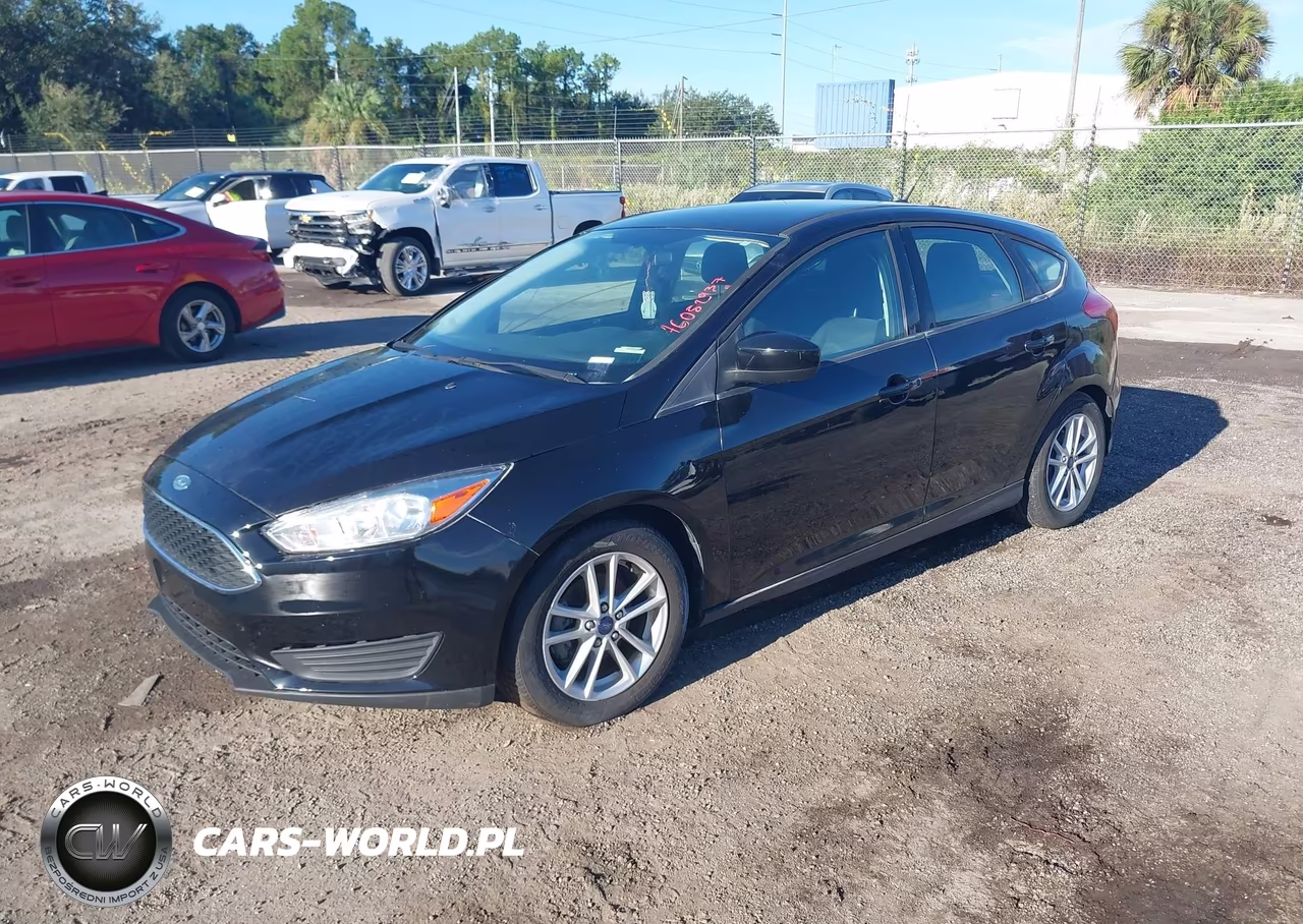 2018 Ford Focus Se VIN:1FADP3K26JL209150 - 2
