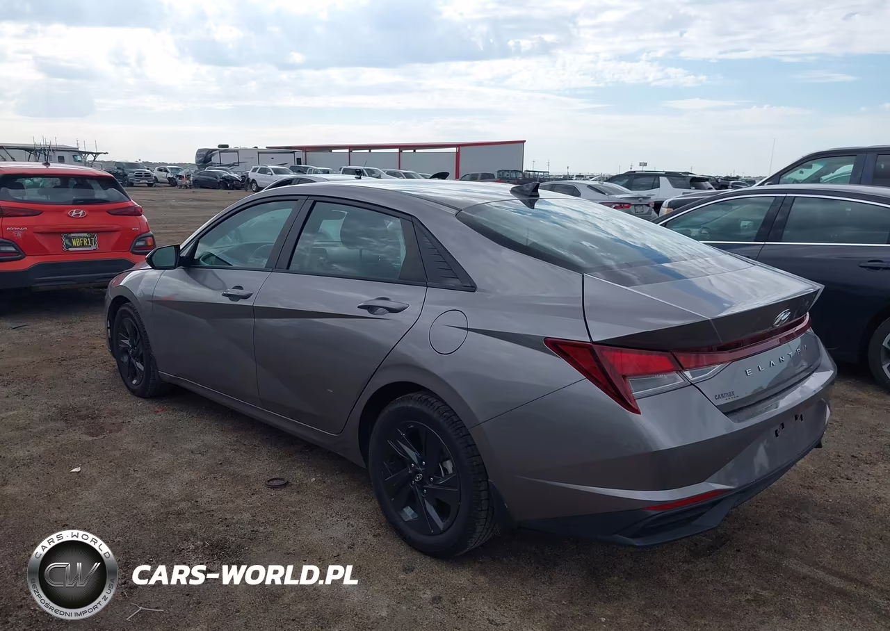 2023 Hyundai Elantra Sel VIN:KMHLM4AG6PU561256 - 3