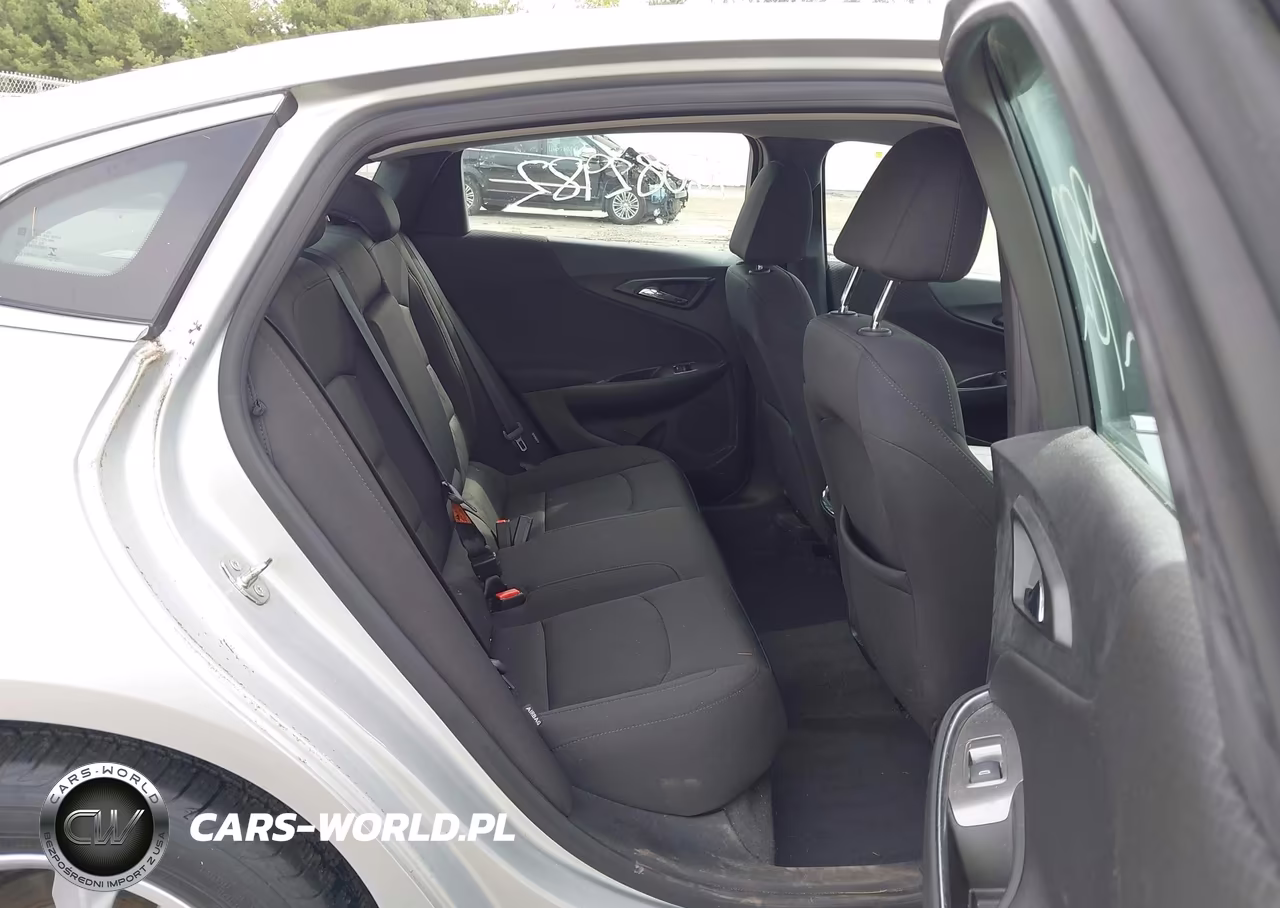 2019 Chevrolet Malibu Lt VIN:1G1ZD5ST0KF150831 - 8