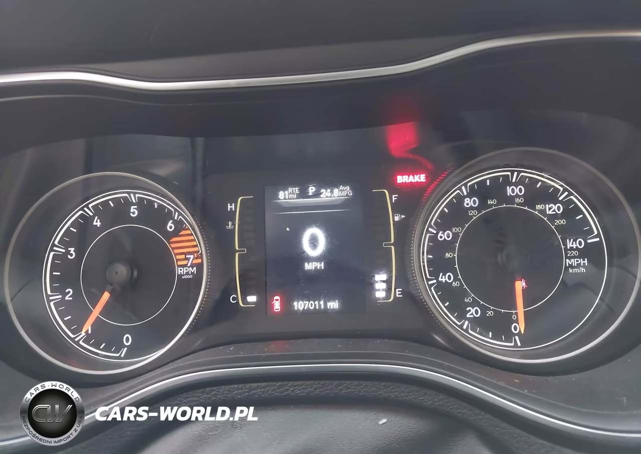 2019 Jeep Cherokee Latitude Plus 4X4 VIN:1C4PJMLB4KD398390 - 7