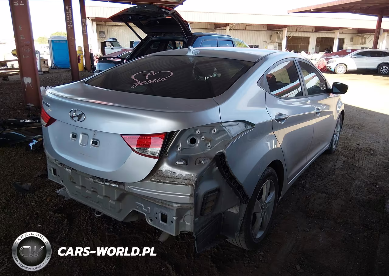 2013 Hyundai Elantra Gls VIN:5NPDH4AE2DH220695 - 4