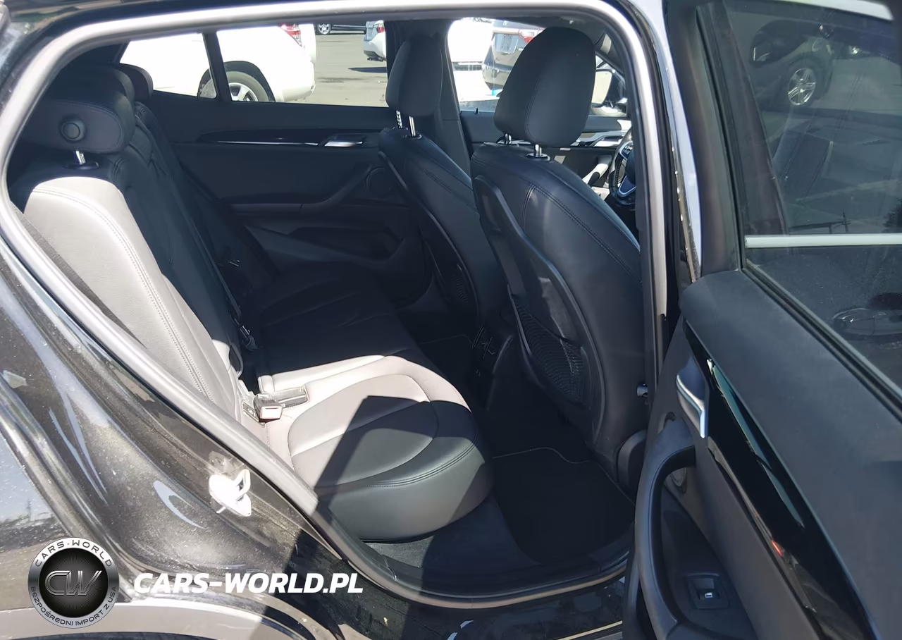 2018 BMW X2 xDrive28I VIN:WBXYJ5C38JEF81020 - 8