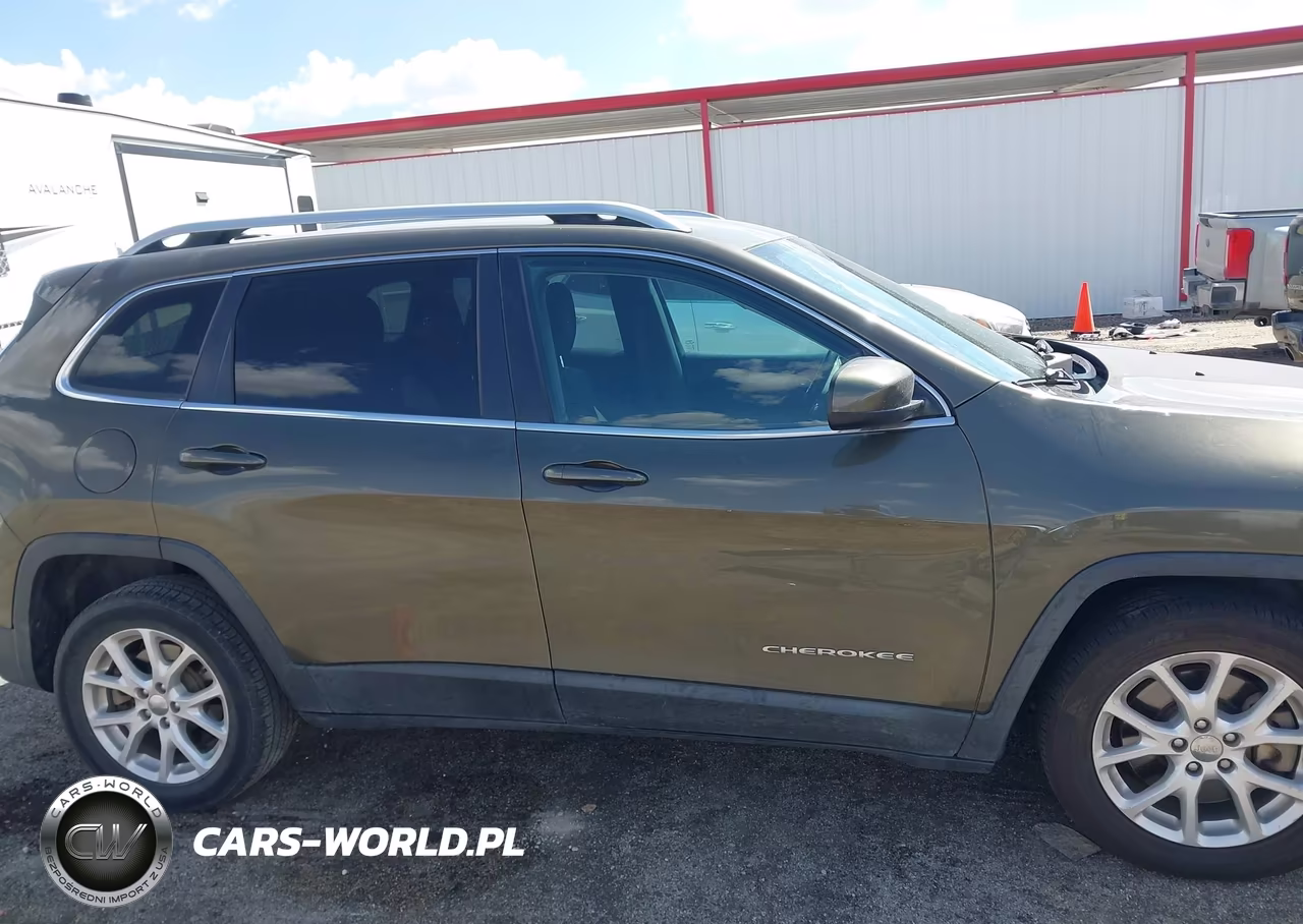 2015 Jeep Cherokee Latitude VIN:1C4PJLCS3FW712339 - 13
