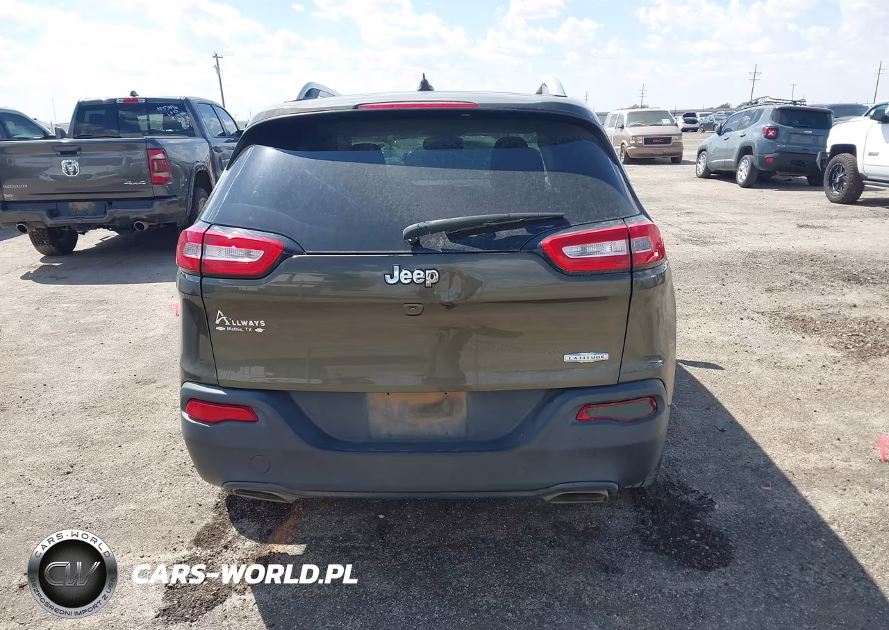 2015 Jeep Cherokee Latitude VIN:1C4PJLCS3FW712339 - 16
