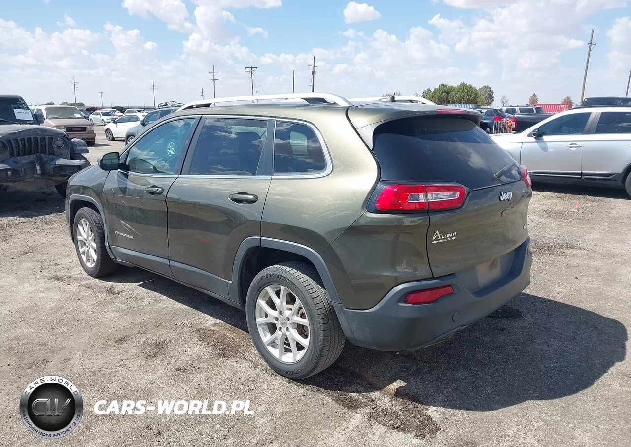 2015 Jeep Cherokee Latitude VIN:1C4PJLCS3FW712339 - 3