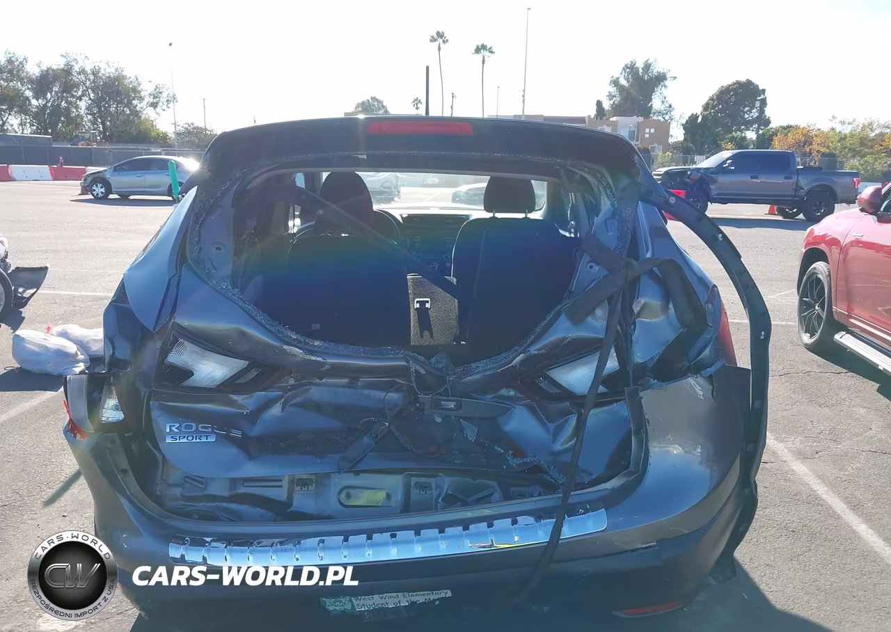 2018 Nissan Rogue Sport S VIN:JN1BJ1CP8JW192726 - 17