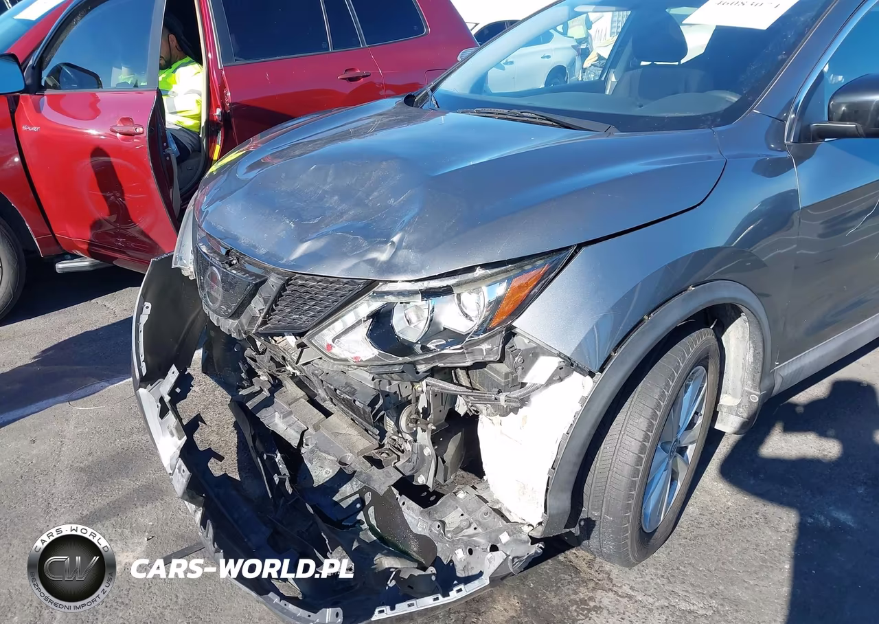 2018 Nissan Rogue Sport S VIN:JN1BJ1CP8JW192726 - 6