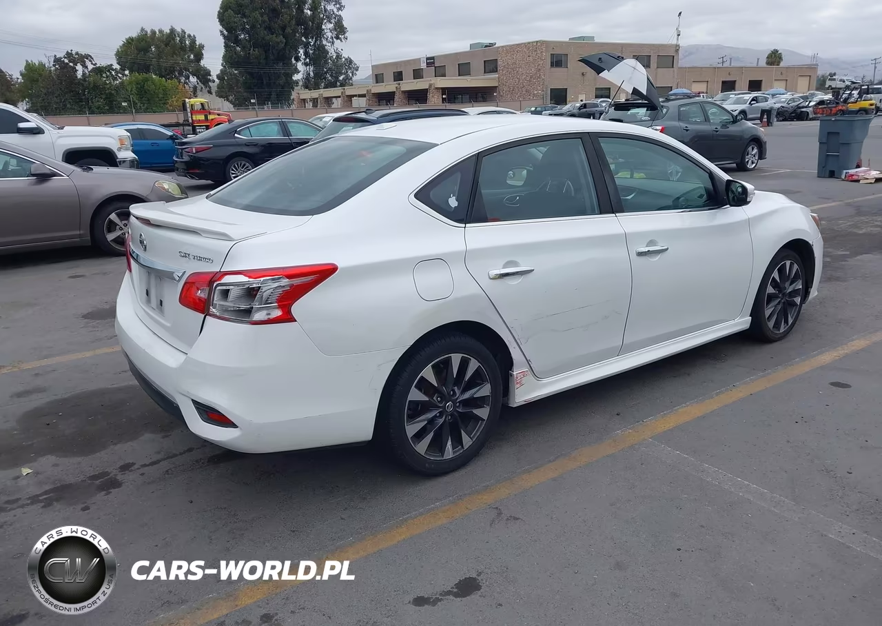 2017 Nissan Sentra Sr Turbo VIN:3N1CB7AP4HY350280 - 4