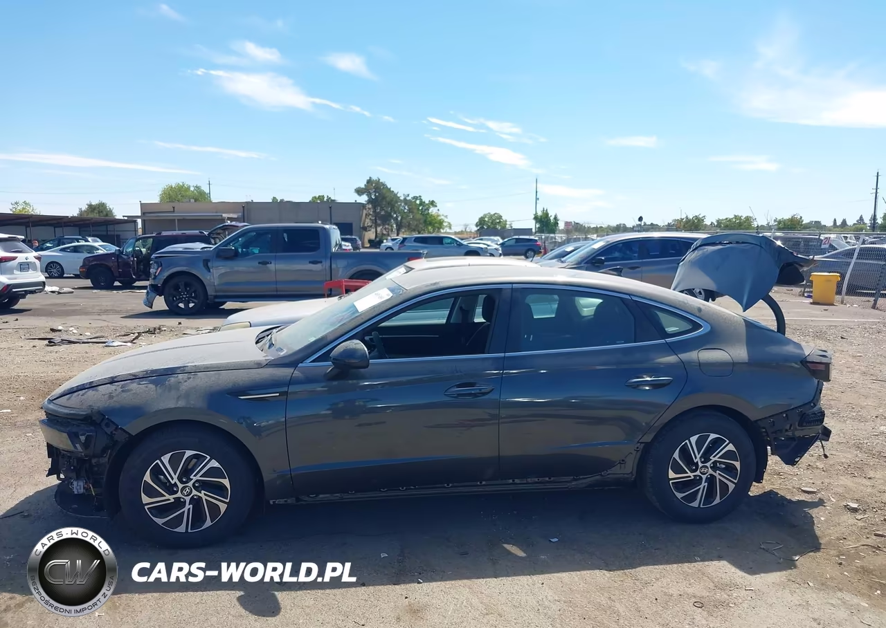 2026 Hyundai Sonata Hybrid Blue VIN:KMHL24JJ7TA172106 - 14