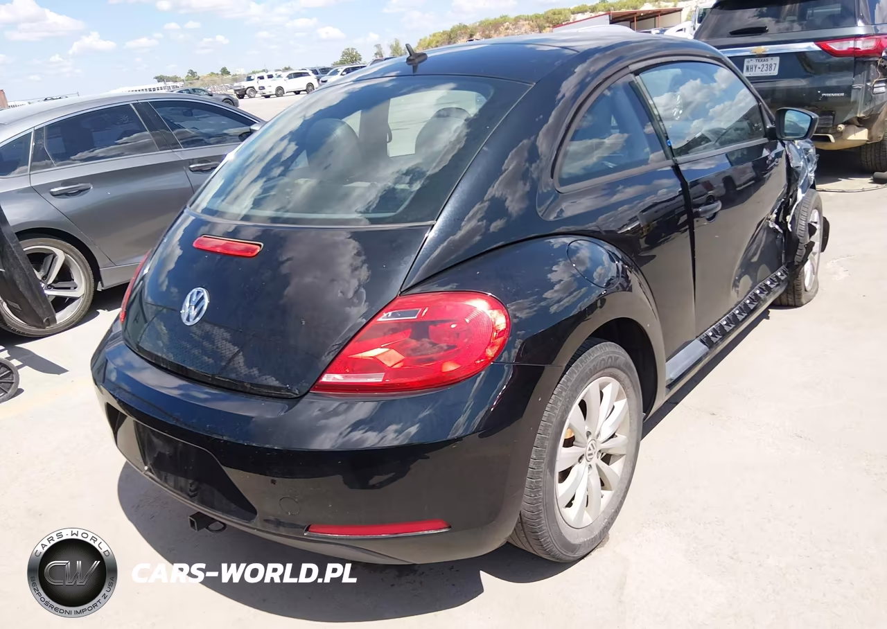 2015 Volkswagen Beetle Coupe 1.8T Fleet Edition VIN:3VWF17AT0FM636963 - 4
