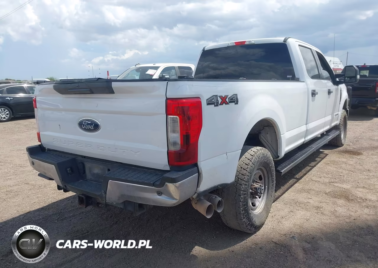 2018 Ford F-350 Xlt VIN:1FT7W3BT2JEC48065 - 4