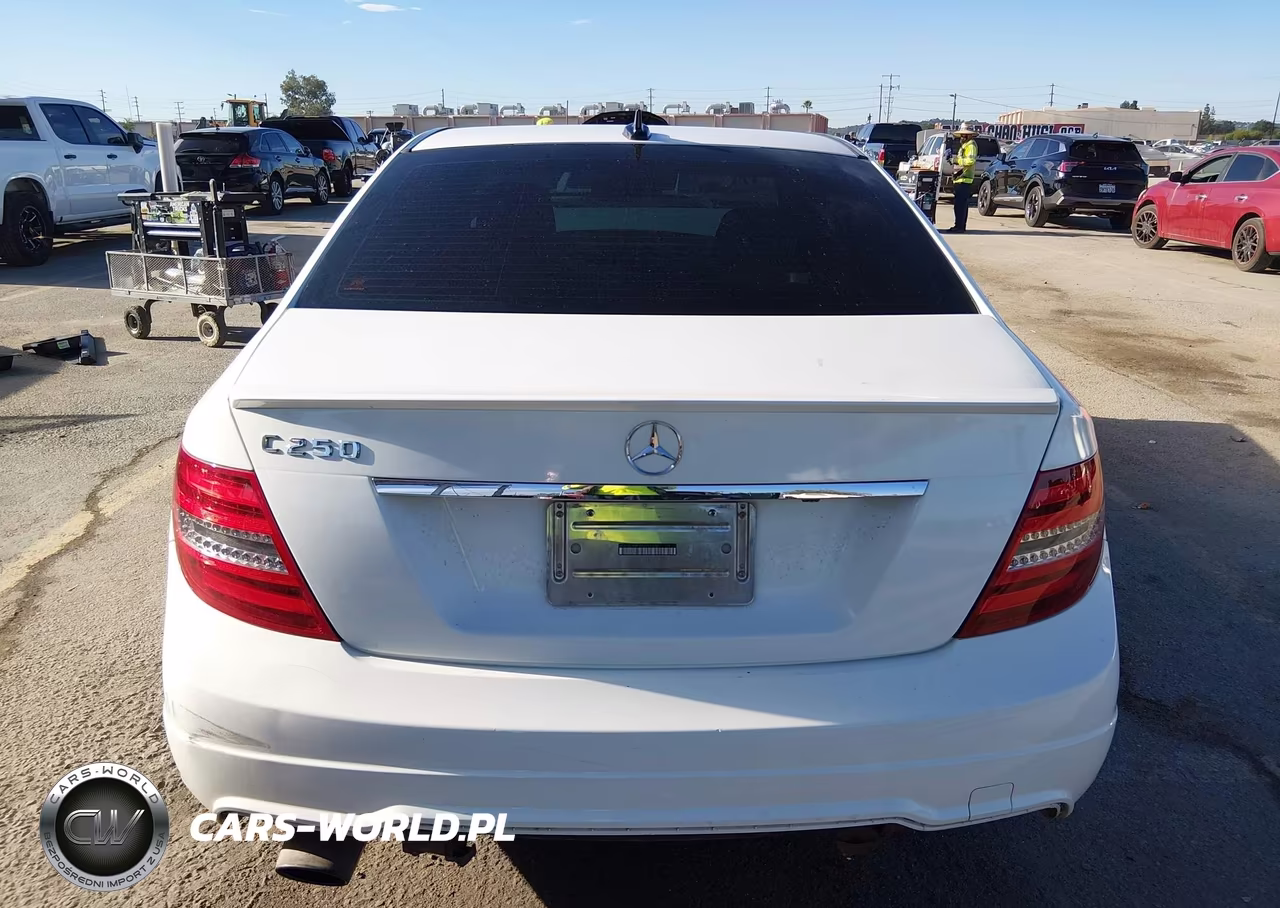 2014 Mercedes-Benz C 250 Sport VIN:WDDGF4HB5EG253376 - 16