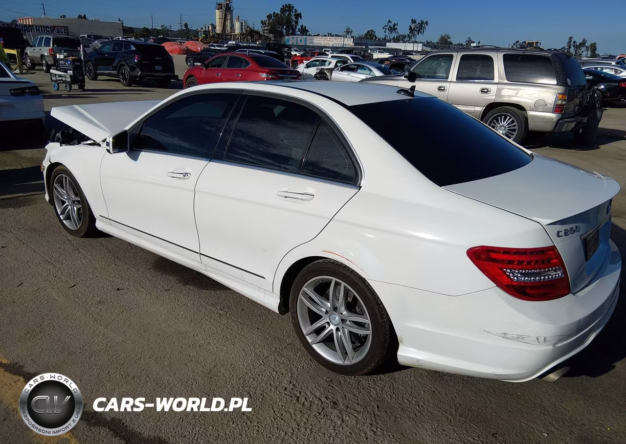2014 Mercedes-Benz C 250 Sport VIN:WDDGF4HB5EG253376 - 3