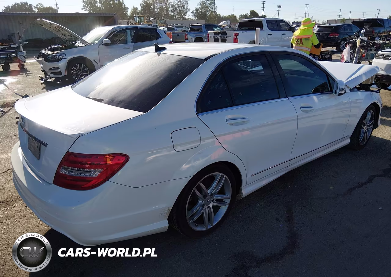 2014 Mercedes-Benz C 250 Sport VIN:WDDGF4HB5EG253376 - 4