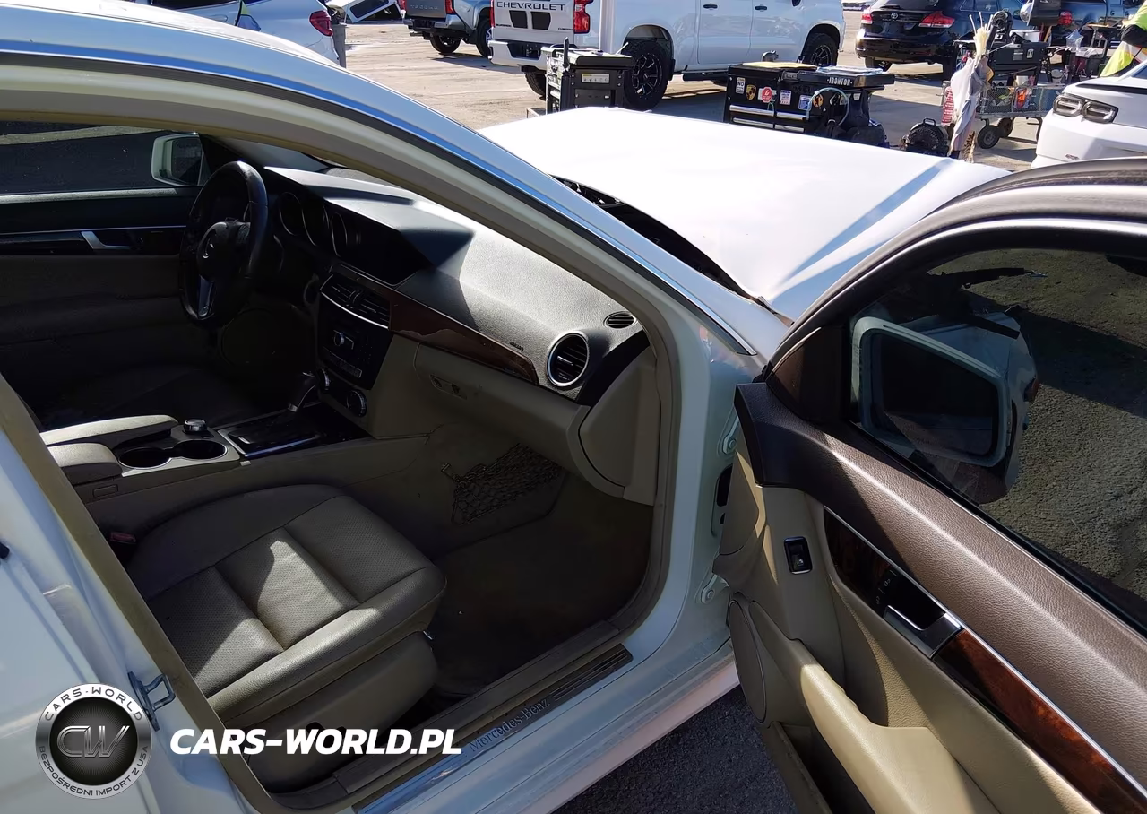 2014 Mercedes-Benz C 250 Sport VIN:WDDGF4HB5EG253376 - 5