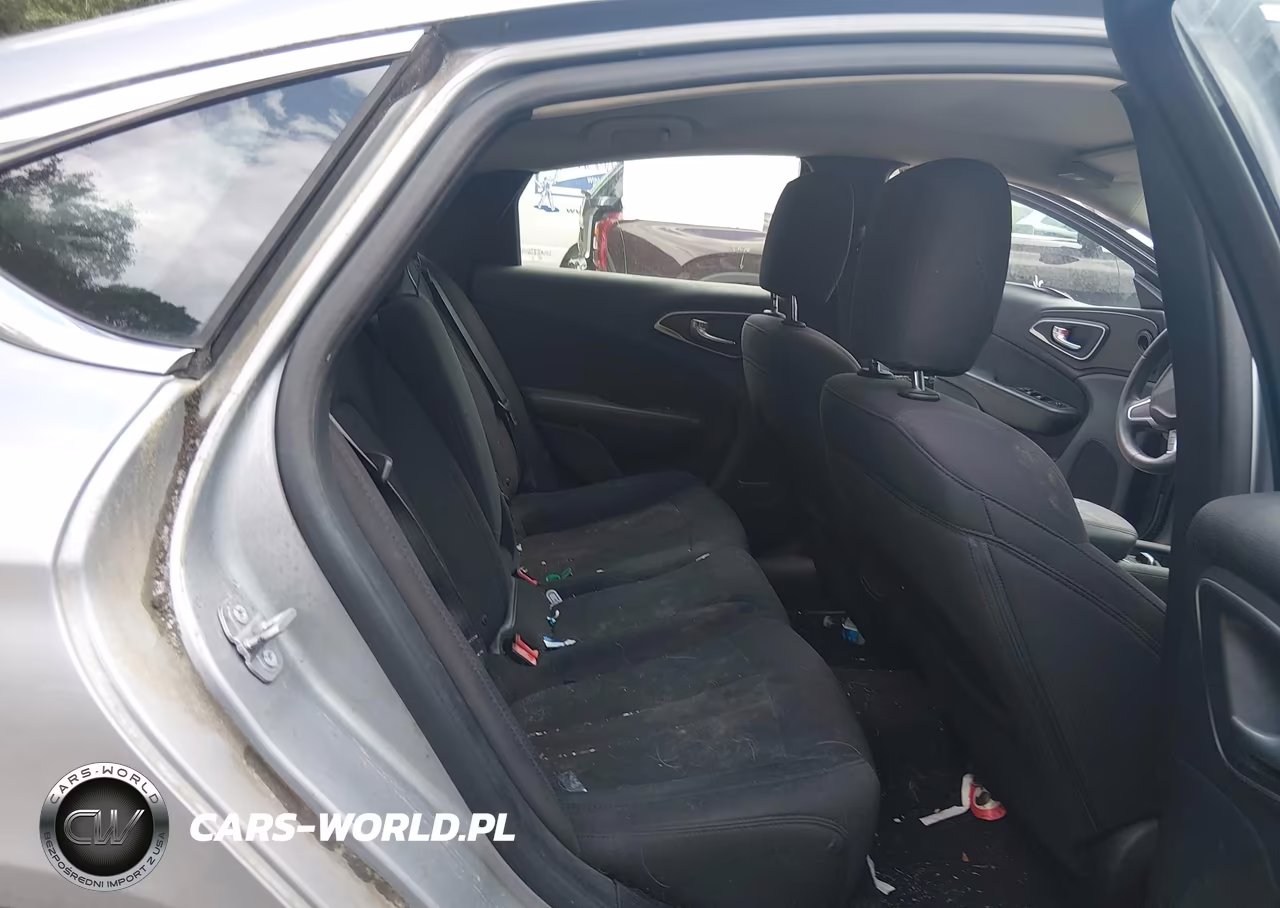 2015 Chrysler 200 Limited VIN:1C3CCCAB5FN570372 - 8