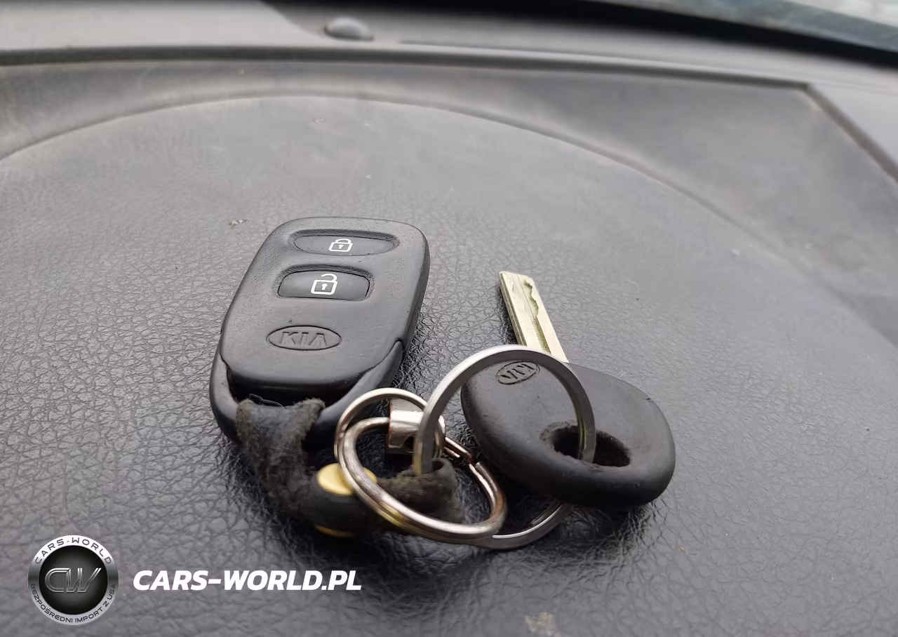 2013 Kia Sorento Lx V6 VIN:5XYKTDA28DG347700 - 11