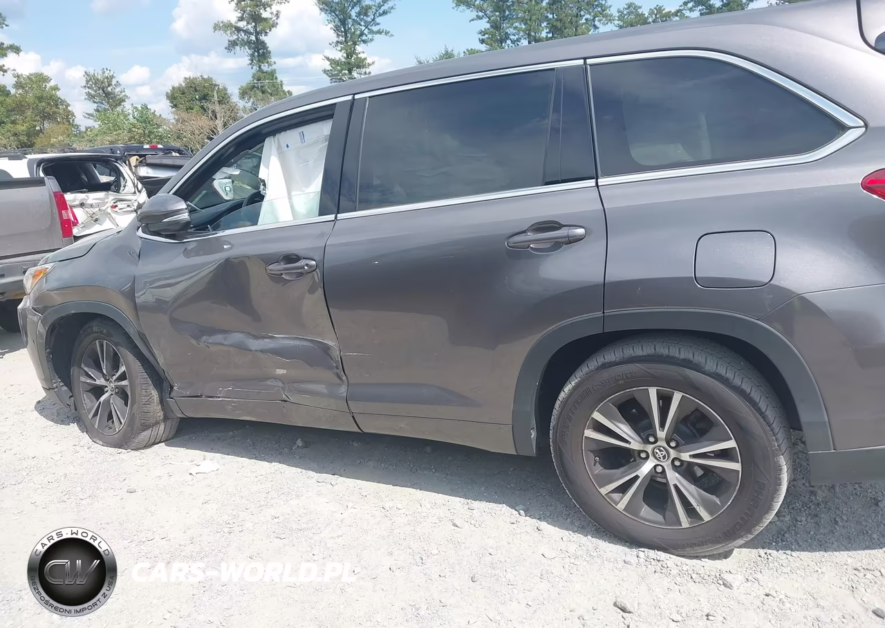 2017 Toyota Highlander Le VIN:5TDZARFH1HS029179 - 14