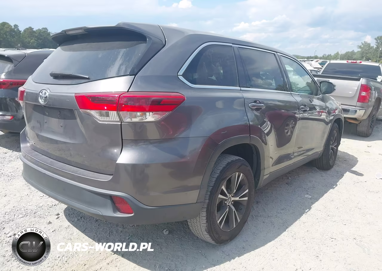2017 Toyota Highlander Le VIN:5TDZARFH1HS029179 - 4
