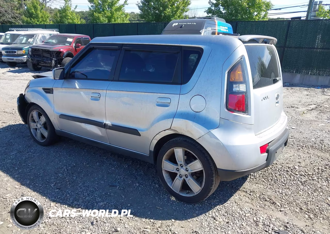 2010 Kia Soul Sport VIN:KNDJT2A23A7050620 - 3